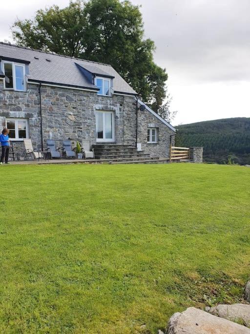 3 Bedroom Barn Conversion With Hot Tub-Garden View - Ty Cerrig Barn Corwen Exterior foto