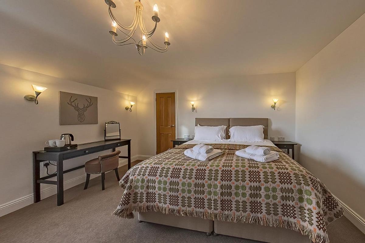 3 Bedroom Barn Conversion With Hot Tub-Garden View - Ty Cerrig Barn Corwen Exterior foto