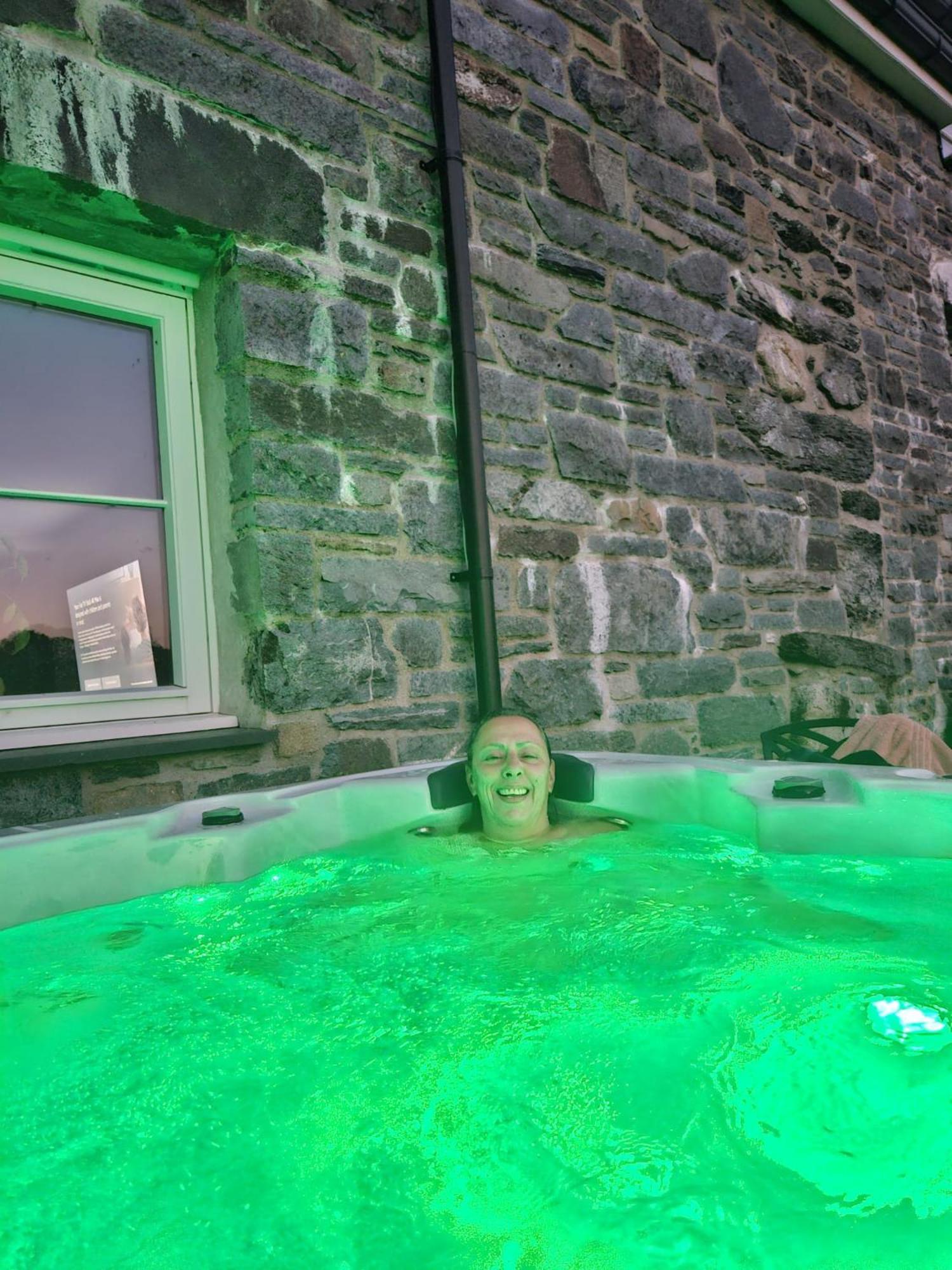 3 Bedroom Barn Conversion With Hot Tub-Garden View - Ty Cerrig Barn Corwen Exterior foto